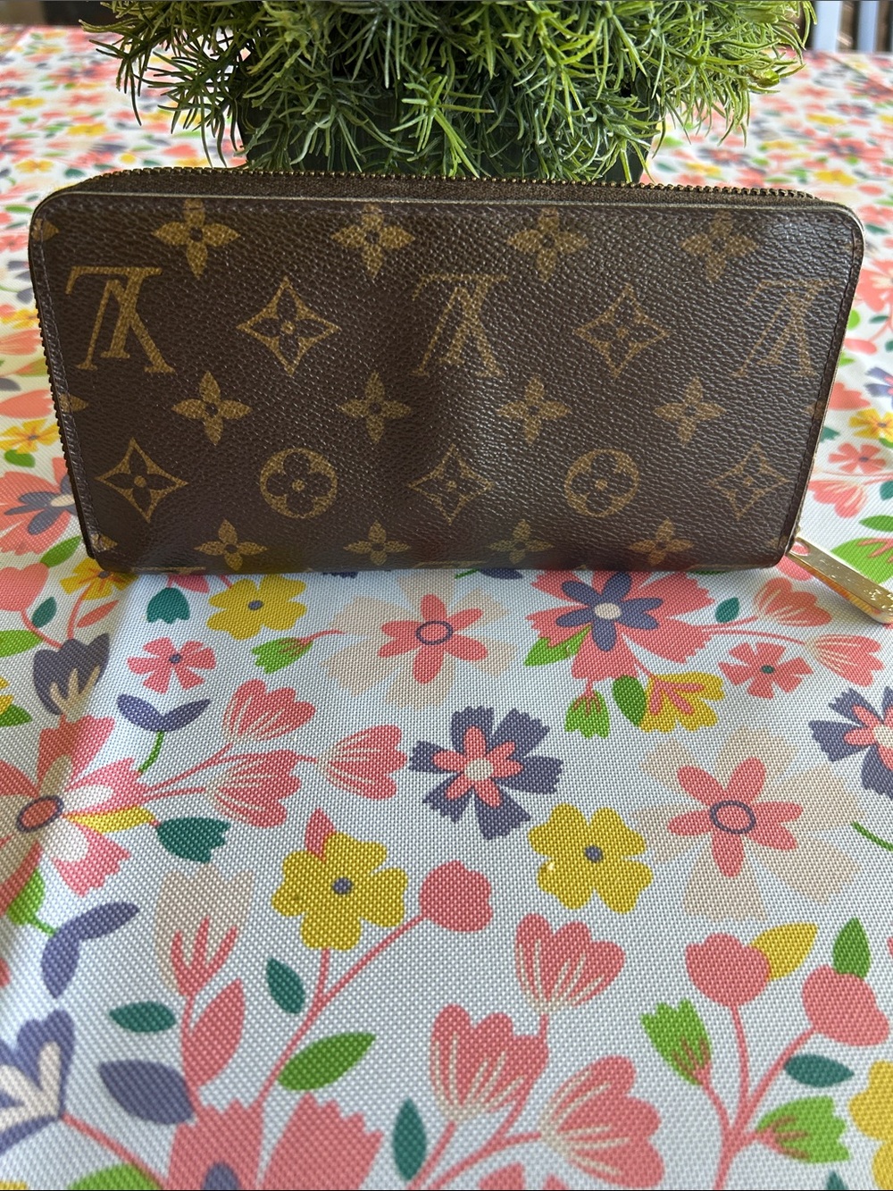 Louis Vuitton Monogram Zip Around Wallet - Brown and Gold - Picture 3 of 12